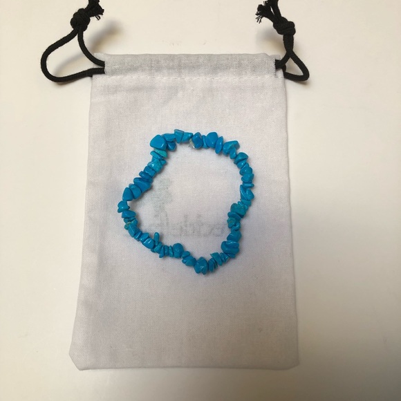 3/$20 Aqua Blue Stone Bracelet NWOT - Picture 2 of 3